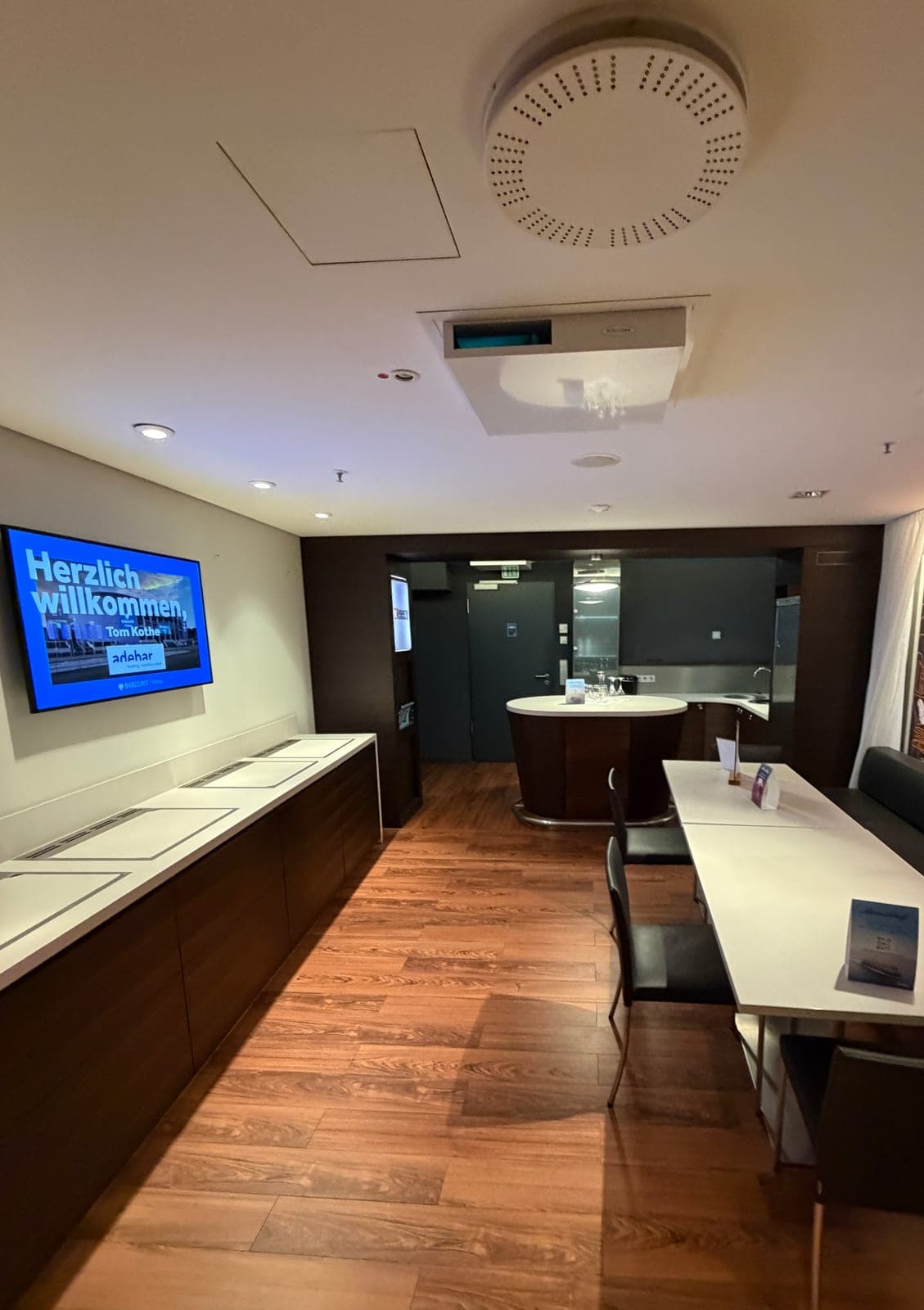 Blick in die Loge der Barclays Arena Hamburg